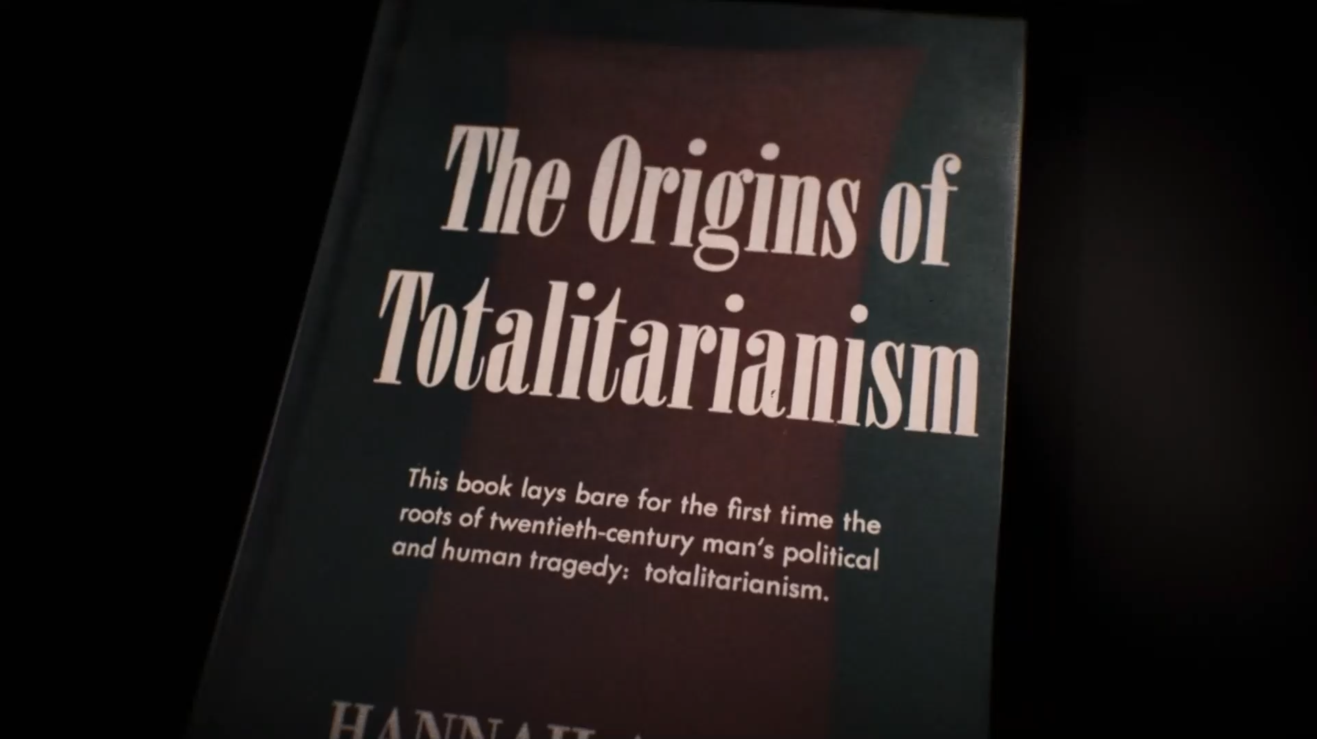Totalitarianism Examples What Is The Difference Between Totalitarian